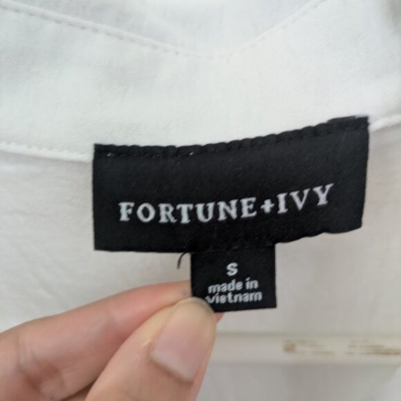 Fortune and Ivy womens white button down blouse long sleeve textured size S - Picture 2 of 3